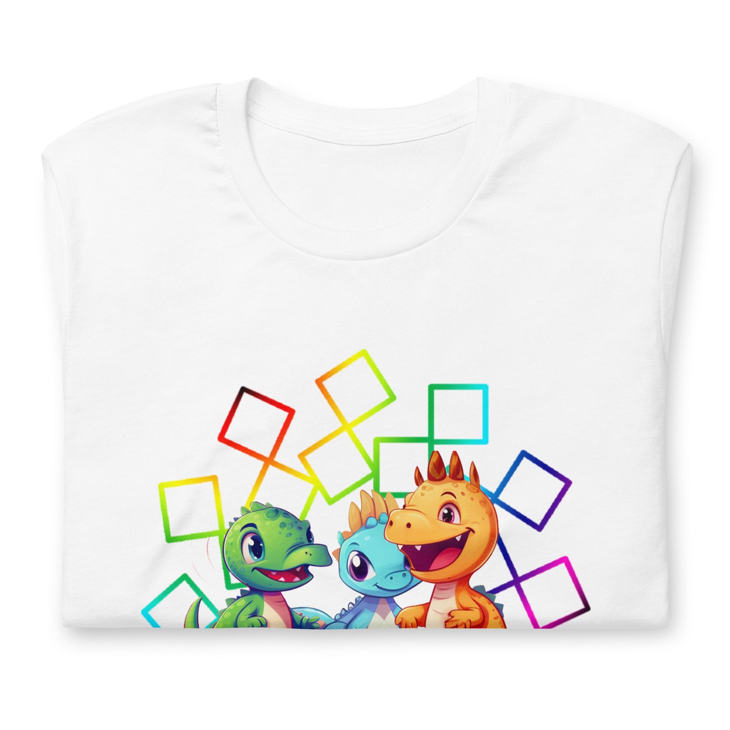 Een levendig unisex wit T-shirt, keurig opgevouwen en versierd met drie kleurrijke babydraken, elk met unieke patronen. De scène is frontaal gezien, tegen een stralend witte achtergrond