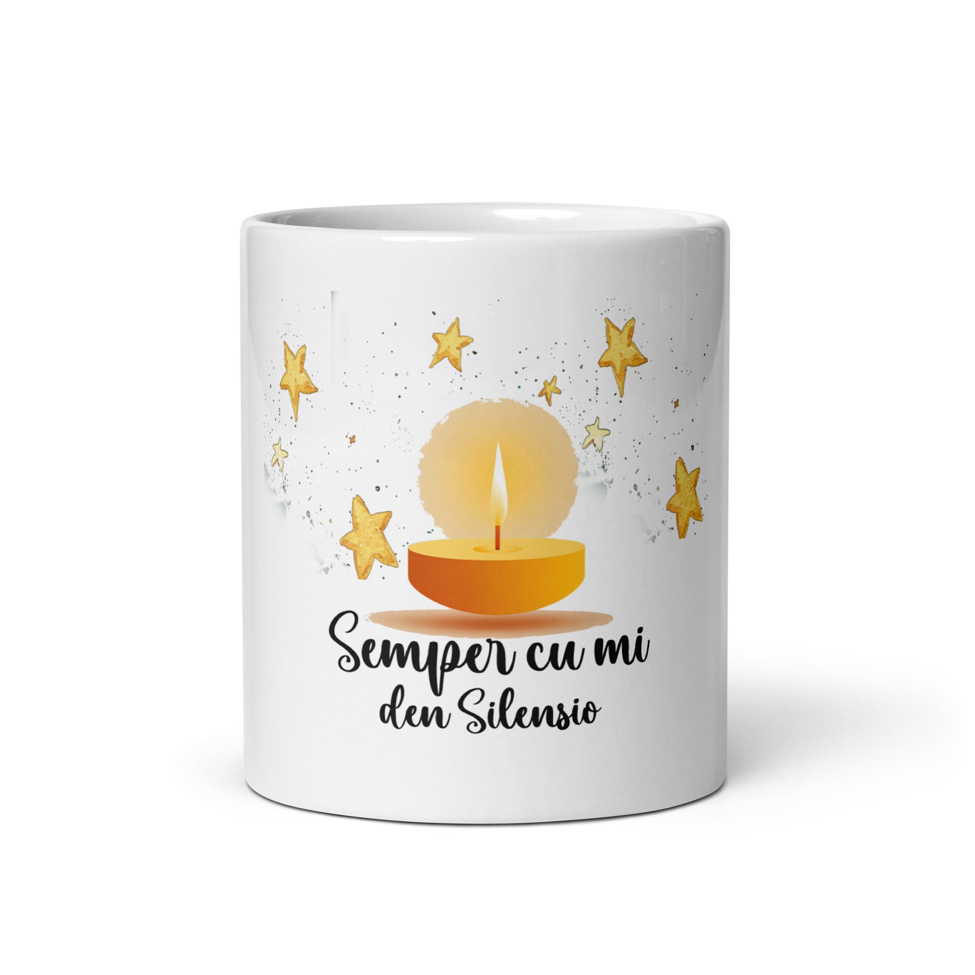 Witte keramische mok met de tekst “Semper cu mi den Silencio” in minimalistisch design,voor uit zicht, rechts handvat