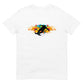 Een unisex softstyle wit T-shirt met flitsende skateboarder, splash kleuren,  witte achtergrond