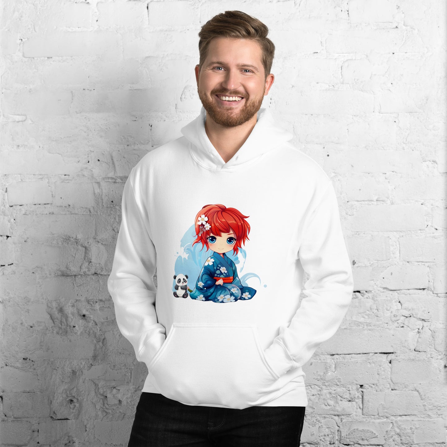 Unisex witte heavy blend hoodie met een afbeelding van een anime geisha meisje, gedragen door een blije man, vooraanzicht met een achtergrond van een stenen muur