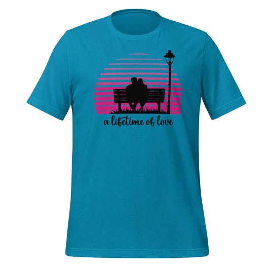 Unisex aqua T-shirt met de afbeelding 'Lifetime of Love' op de voorkant.