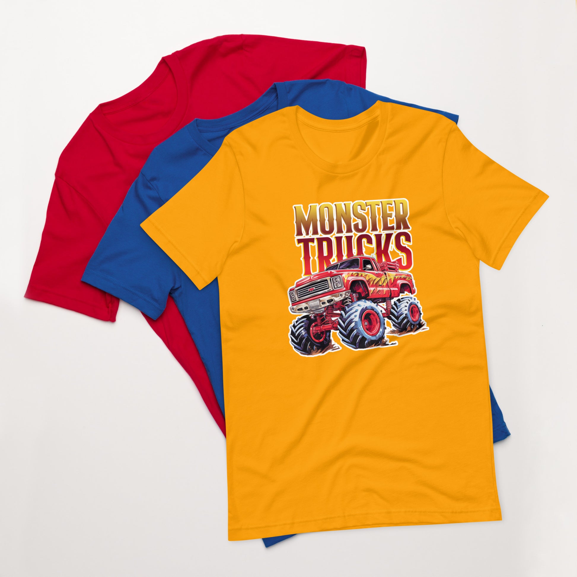 Drie unisex T-shirts in rood, blauw en goud met een stoere monster truck-afbeelding op een heldere witte achtergrond, vooraanzicht