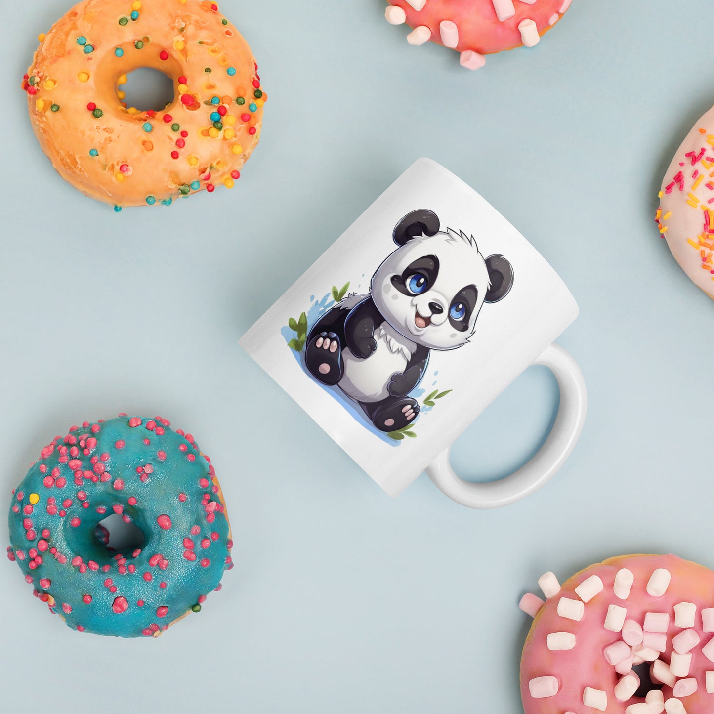 Een glanzende witte mok met een schattige baby panda, vooraanzicht, 11 oz, omringd door gekleurde donuts