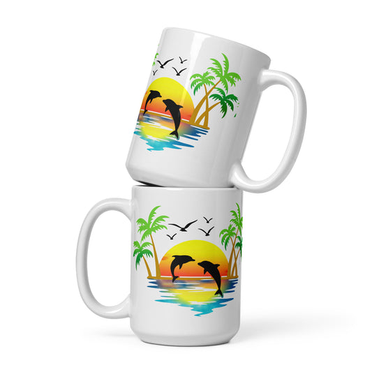 Een witte koffie mokken met een afbeelding van tropisch eiland met dolfijnenprint, vooraanzicht, 15 oz, op de voorkant, twee gestapelde koffie mokken op een witte achtergrond